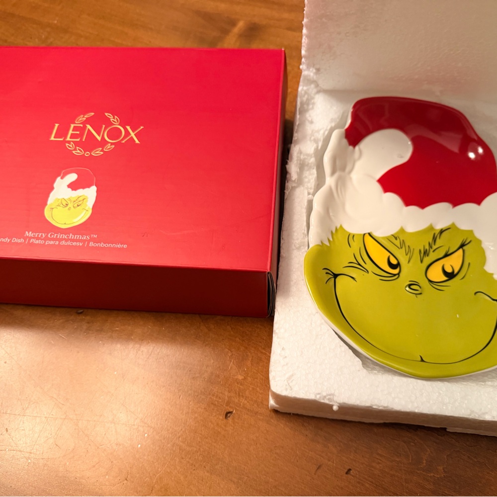Lenox Grinch Holiday Plate with Red and Green - NEW